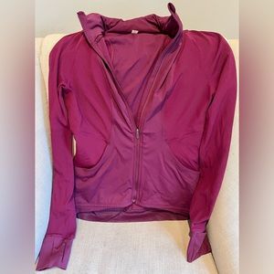 LuLuLemon jacket with hood size 8 or medium in like new condition